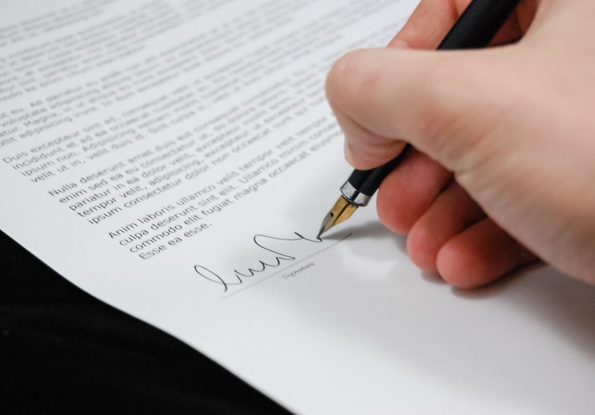 Signing the Deal: Five Critical Questions to Ask Before Finalising a Commercial Fit-Out Contract in Bahrain