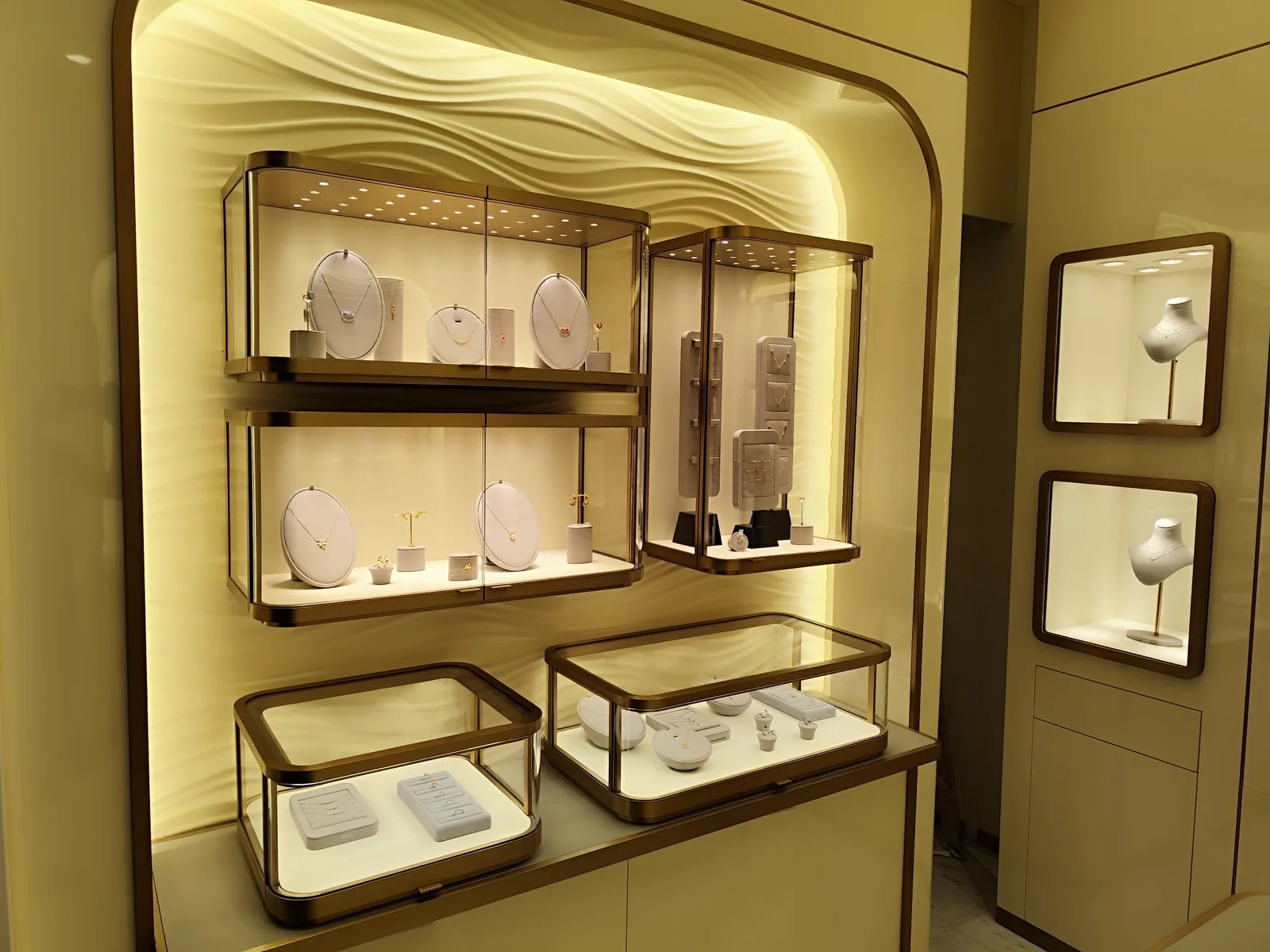 Amal Al Majed Jewellery