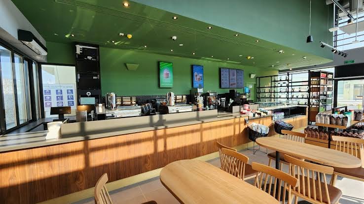 Starbucks Drive Thru — image 7