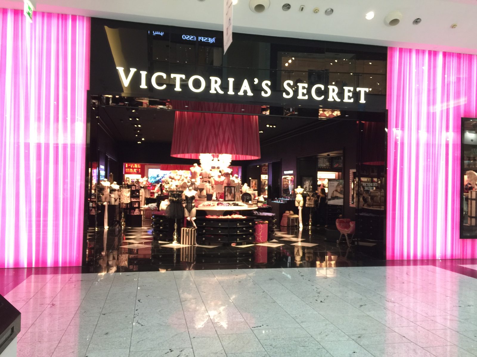 Victoria's Secret — image 2