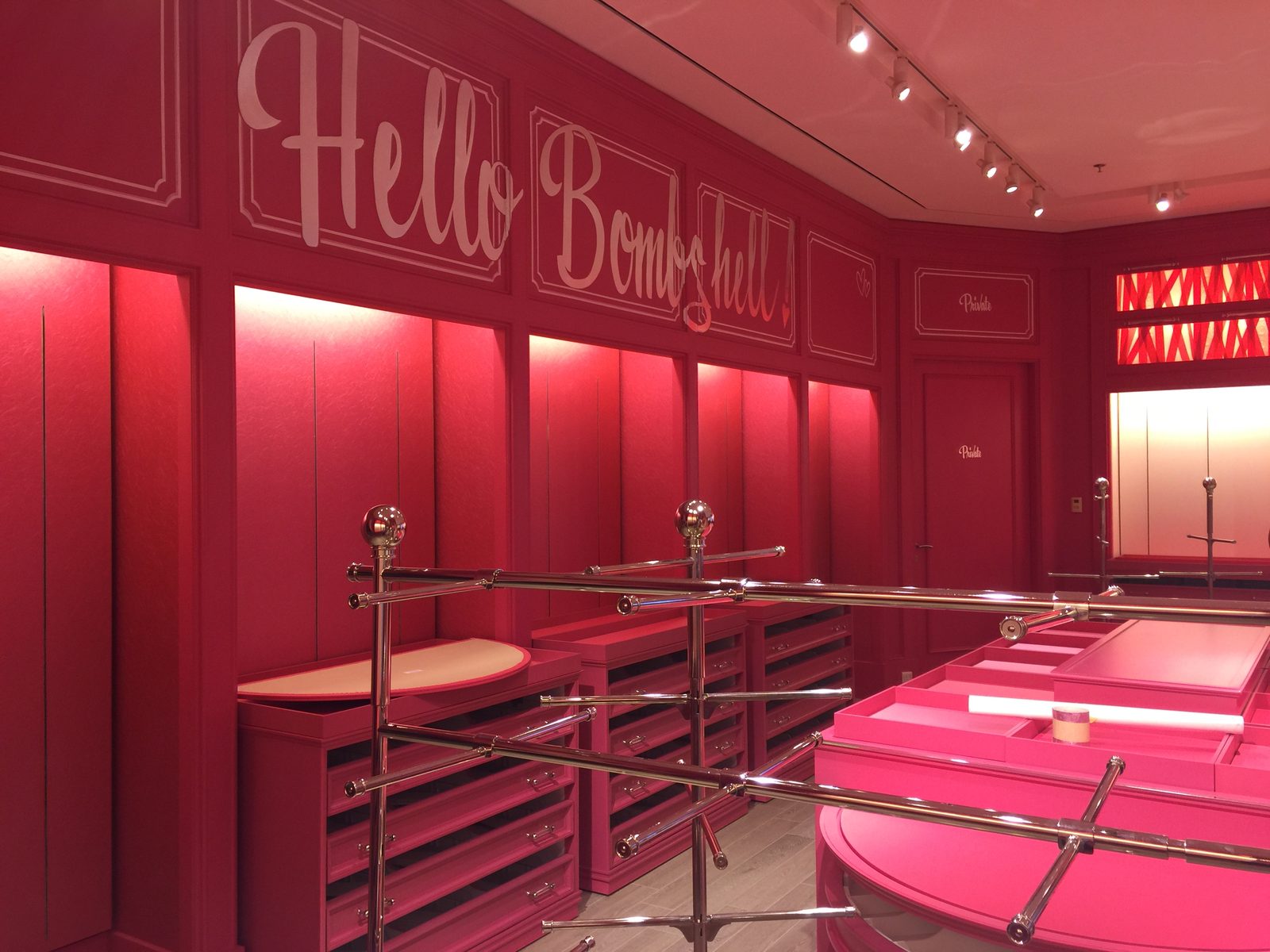 Victoria's Secret — image 3