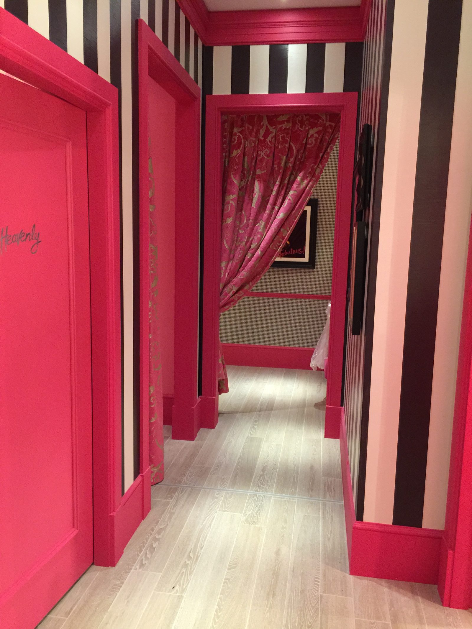 Victoria's Secret — image 5